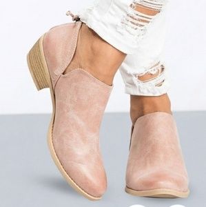 Meet your Posher, Carrie